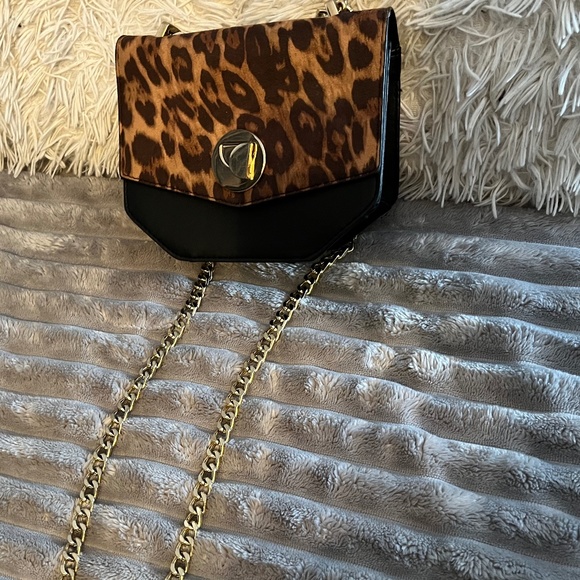 EXPRESS - Leopard Print Crossbody - Picture 2 of 4